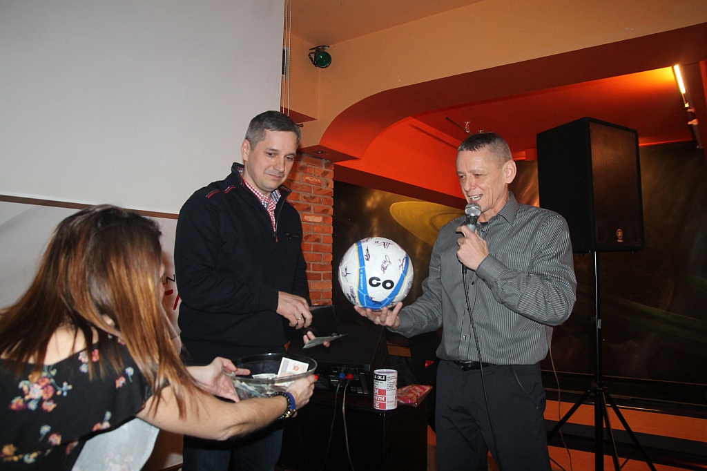 Zaśpiewali Charytatywne Karaoke dla Oli w Kręgielni Kometa
