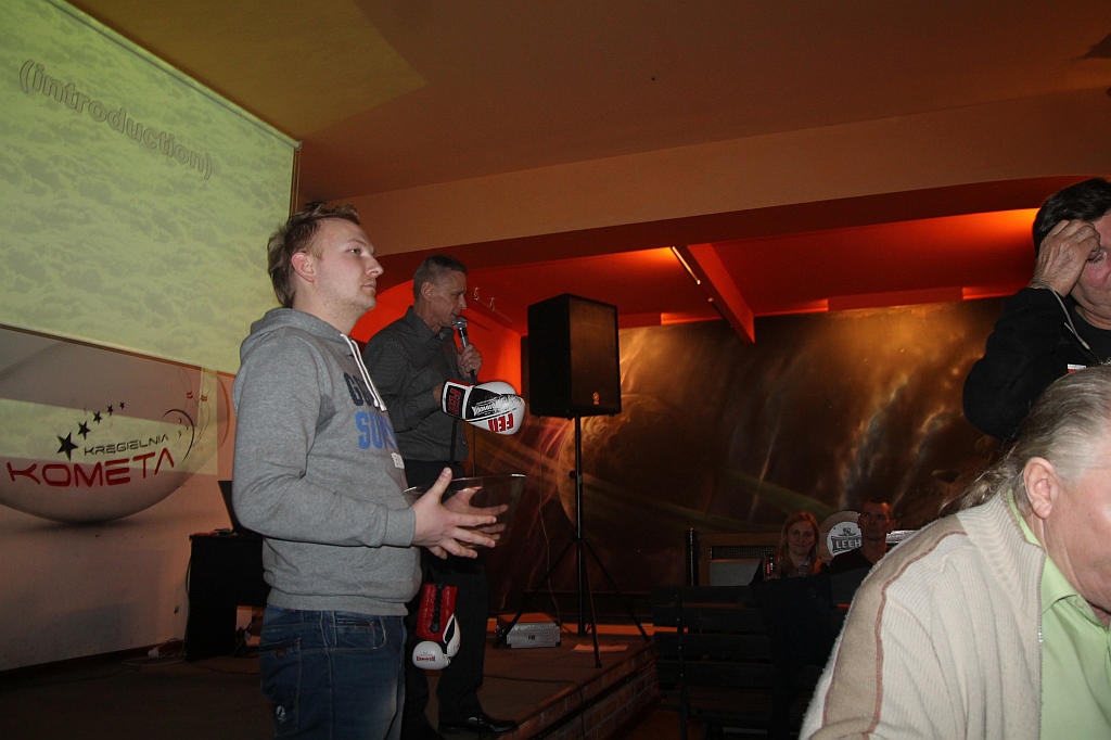 Zaśpiewali Charytatywne Karaoke dla Oli w Kręgielni Kometa