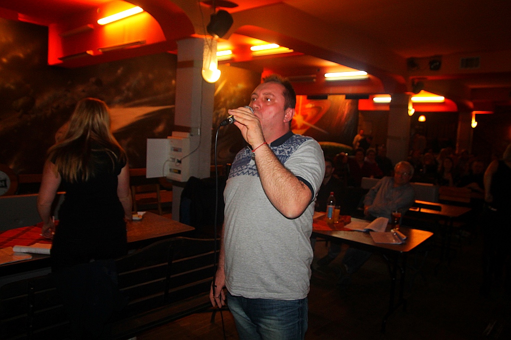 Zaśpiewali Charytatywne Karaoke dla Oli w Kręgielni Kometa