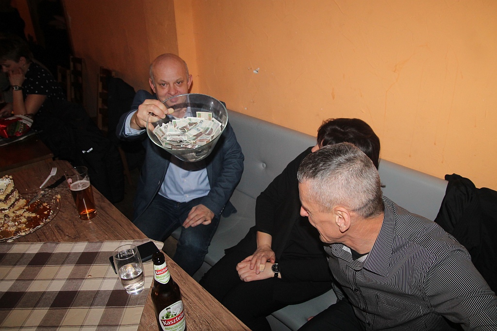 Zaśpiewali Charytatywne Karaoke dla Oli w Kręgielni Kometa