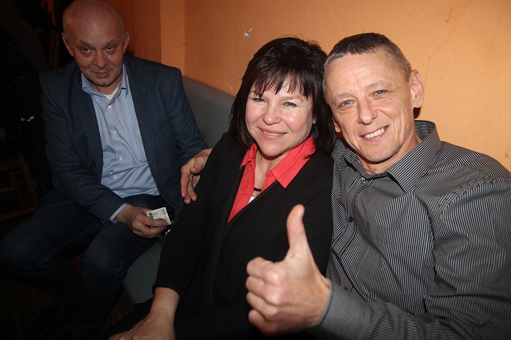 Zaśpiewali Charytatywne Karaoke dla Oli w Kręgielni Kometa