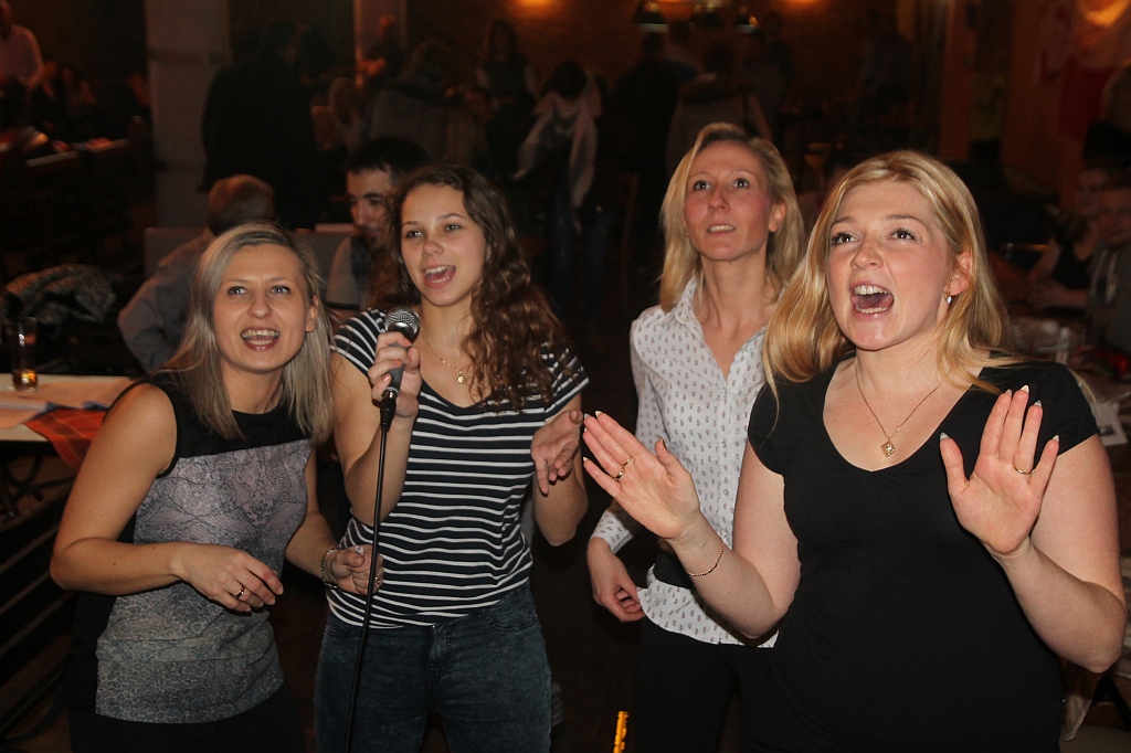 Zaśpiewali Charytatywne Karaoke dla Oli w Kręgielni Kometa