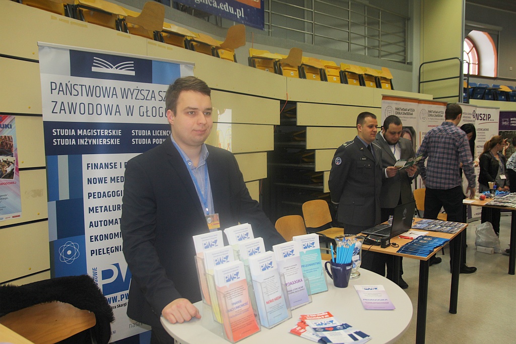 Tłumy uczniów na Legnickich Prezentacjach Edukacyjnych