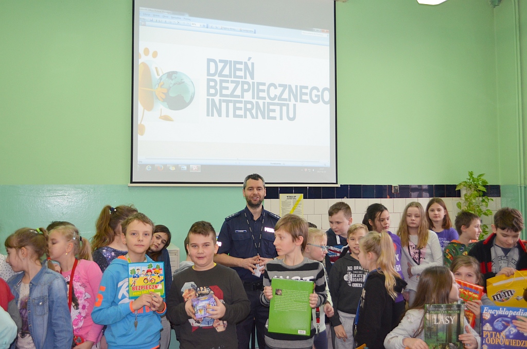 Legniccy policjanci o finale konkursu pn. „Bezpieczny internet„