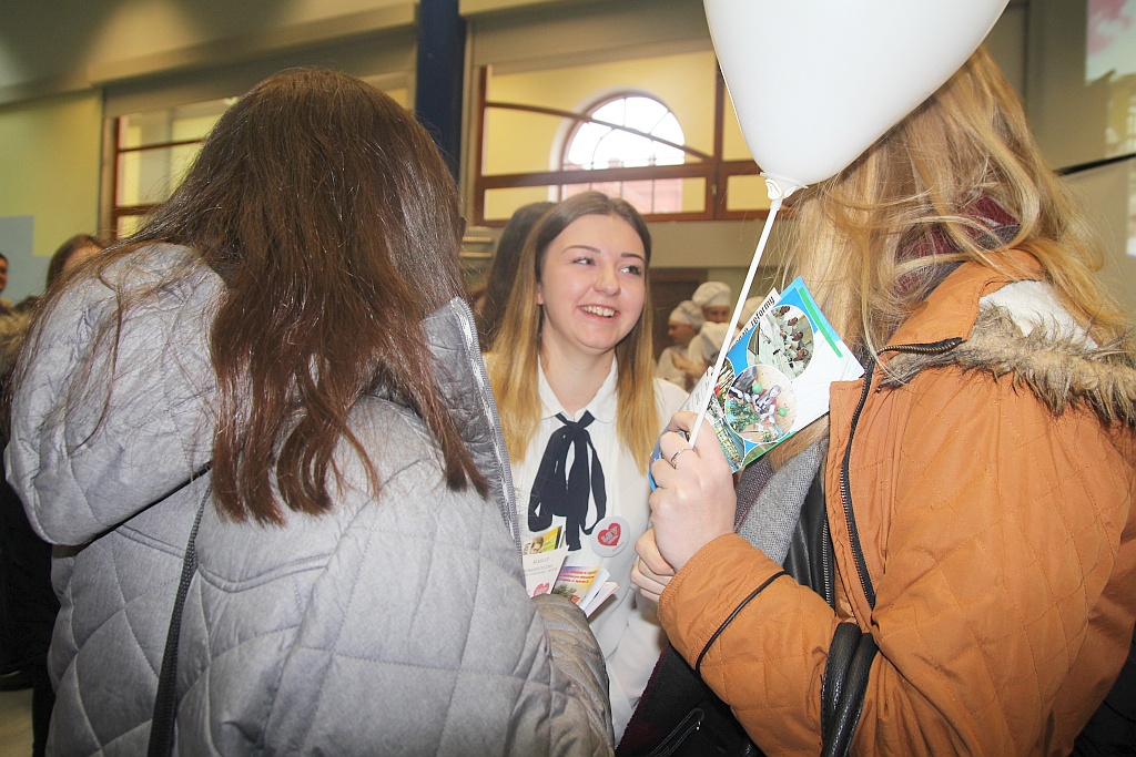 Tłumy uczniów na Legnickich Prezentacjach Edukacyjnych