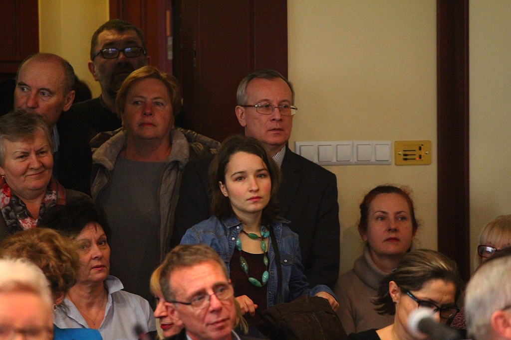 Rada miejska głosowała nad przyszłością legnickiej oświaty