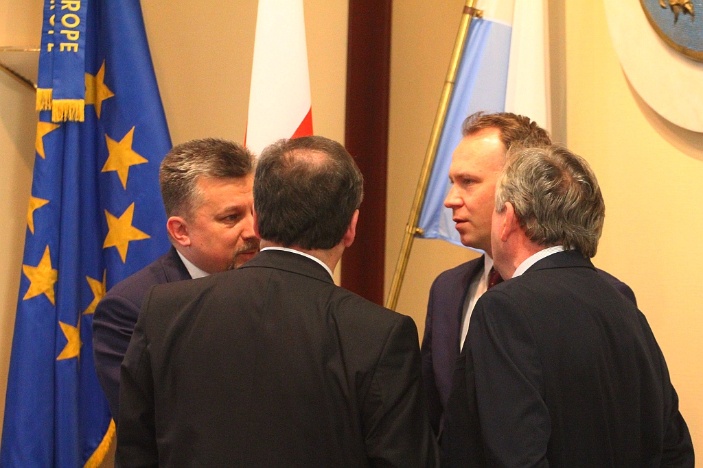 Rada miejska głosowała nad przyszłością legnickiej oświaty