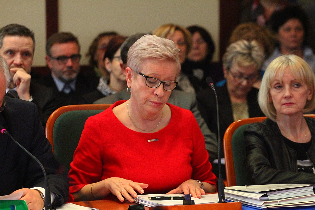 Rada miejska głosowała nad przyszłością legnickiej oświaty