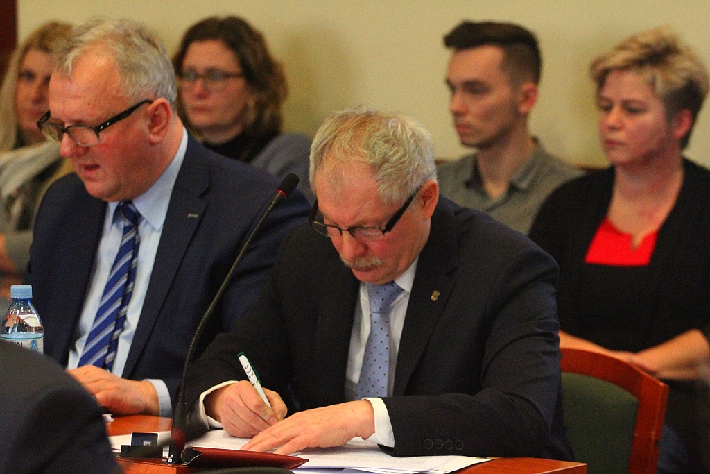 Rada miejska głosowała nad przyszłością legnickiej oświaty
