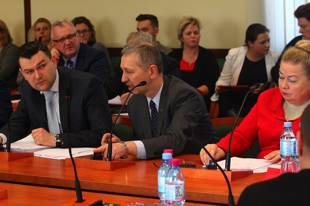 Rada miejska głosowała nad przyszłością legnickiej oświaty