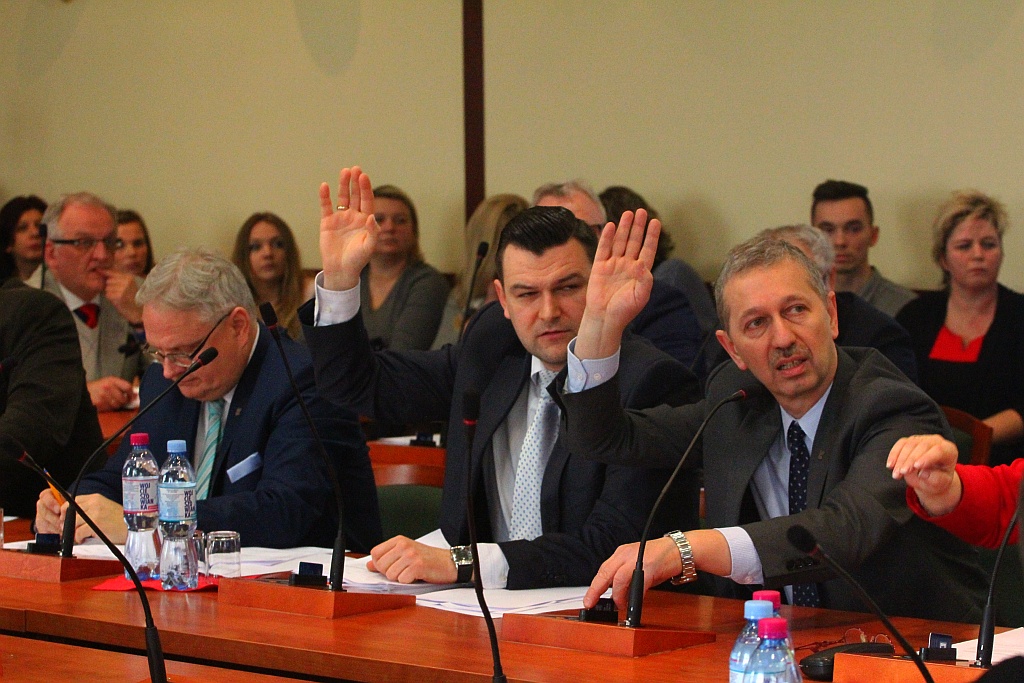 Rada miejska głosowała nad przyszłością legnickiej oświaty