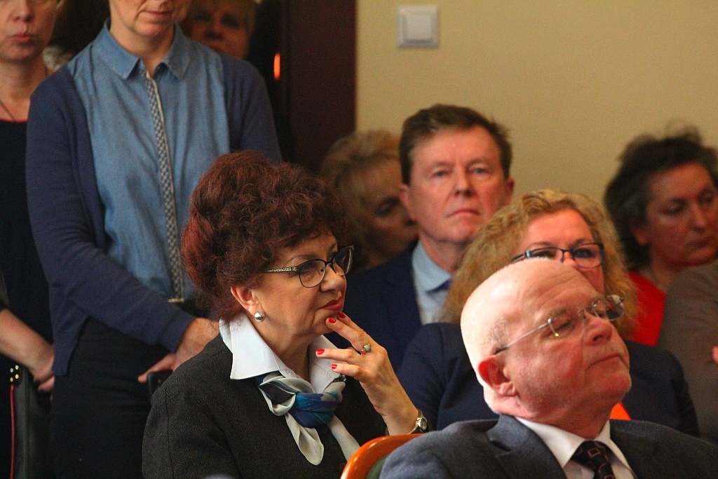 Rada miejska głosowała nad przyszłością legnickiej oświaty