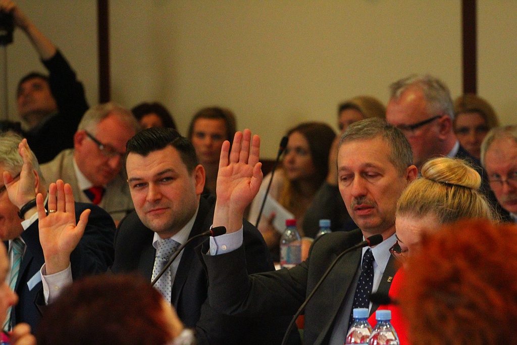 Rada miejska głosowała nad przyszłością legnickiej oświaty