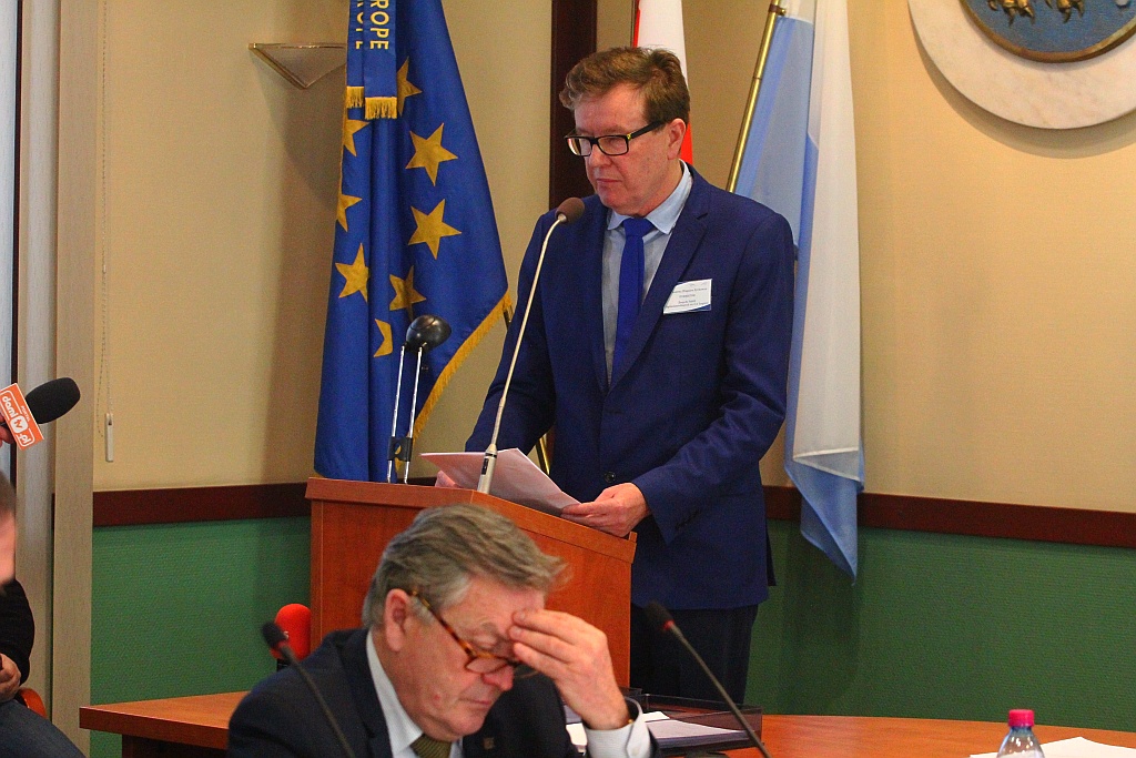 Rada miejska głosowała nad przyszłością legnickiej oświaty