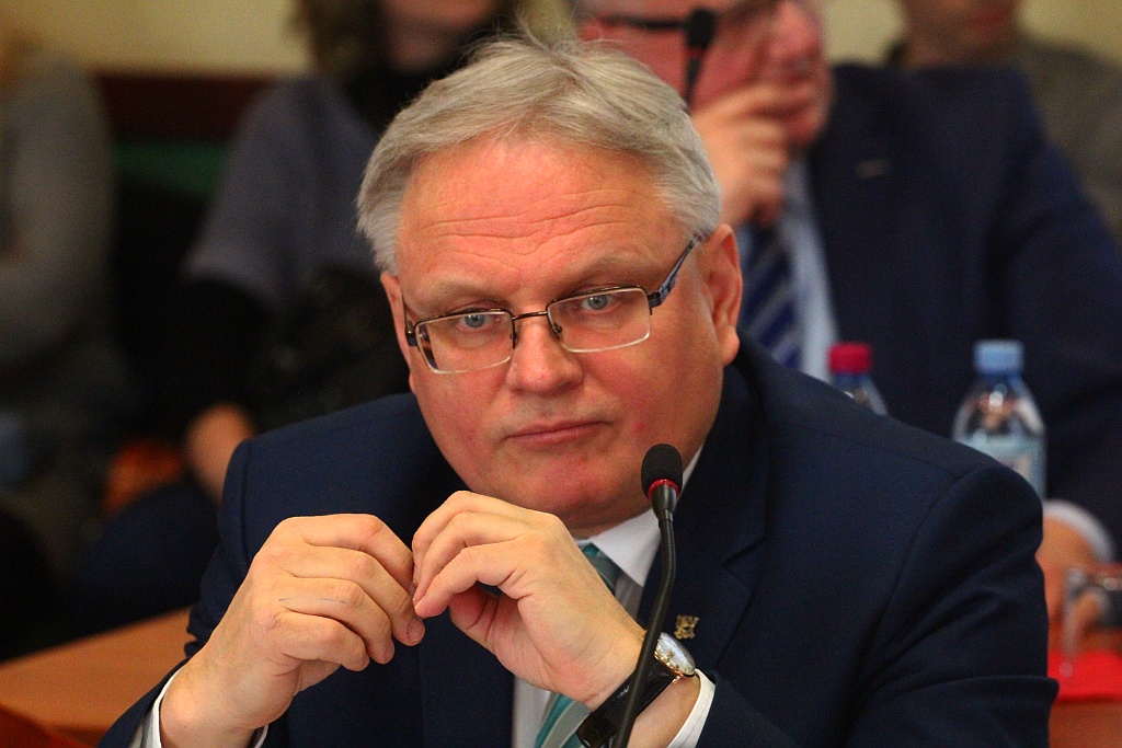 Rada miejska głosowała nad przyszłością legnickiej oświaty