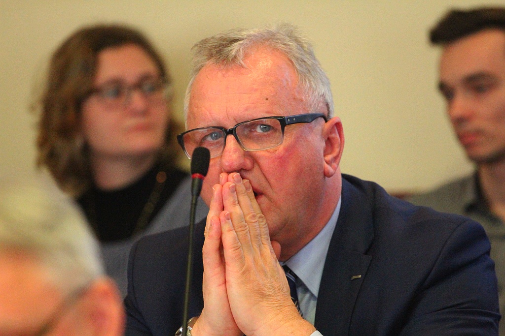 Rada miejska głosowała nad przyszłością legnickiej oświaty