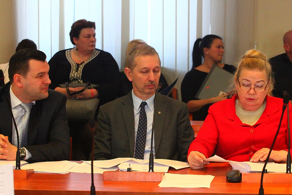 Rada miejska głosowała nad przyszłością legnickiej oświaty