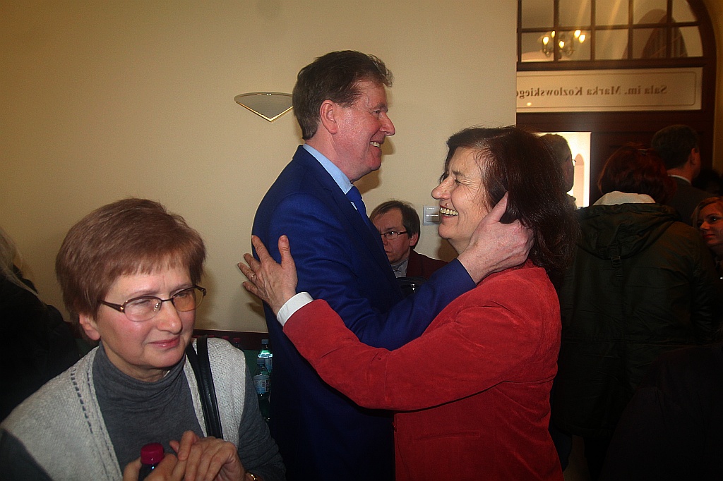 Rada miejska głosowała nad przyszłością legnickiej oświaty