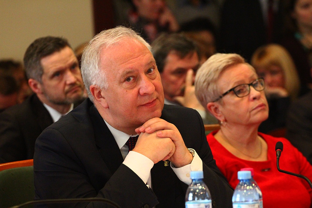 Rada miejska głosowała nad przyszłością legnickiej oświaty