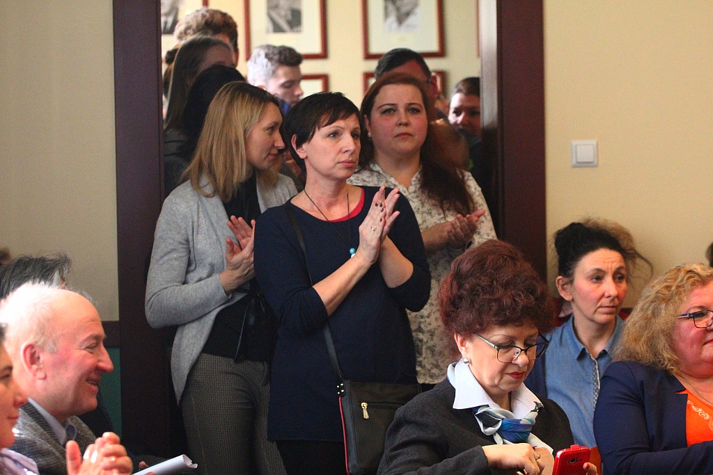 Rada miejska głosowała nad przyszłością legnickiej oświaty
