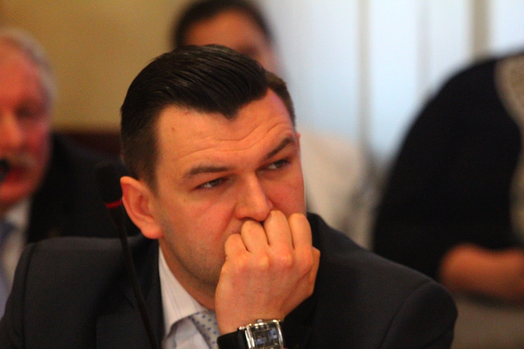 Rada miejska głosowała nad przyszłością legnickiej oświaty