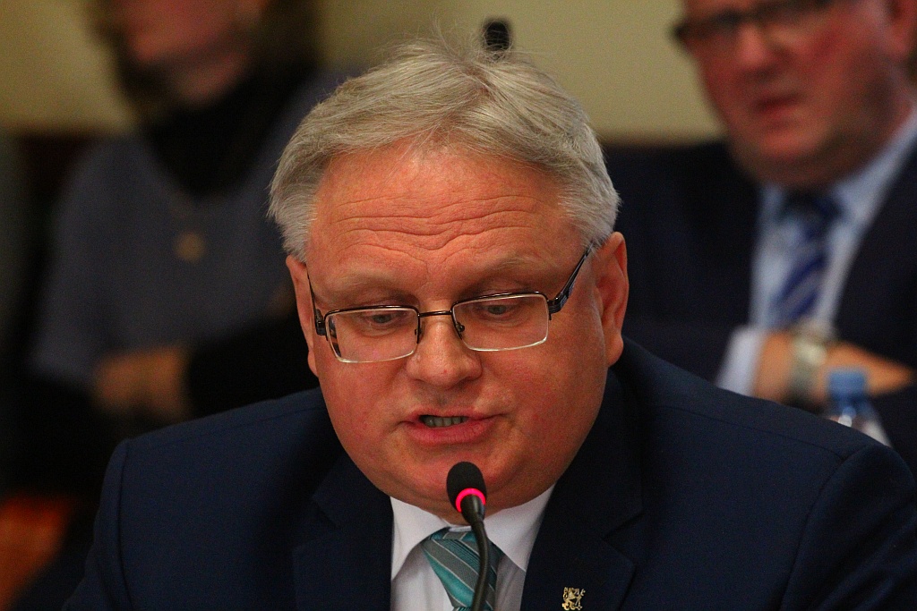Rada miejska głosowała nad przyszłością legnickiej oświaty