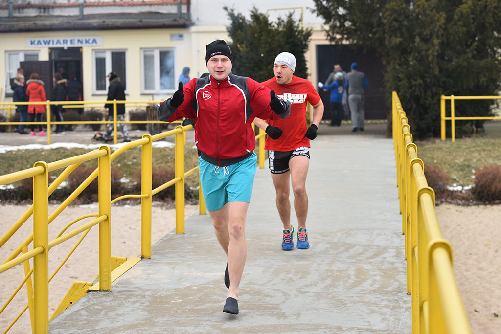Walentynkowe zumba party i kąpiel legnickich morsów