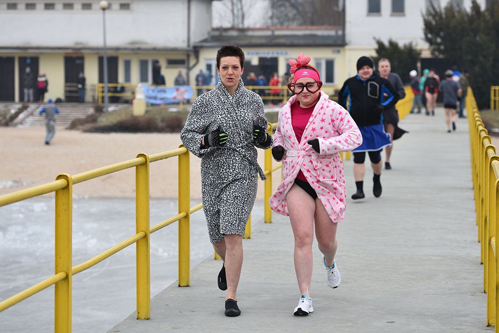 Walentynkowe zumba party i kąpiel legnickich morsów