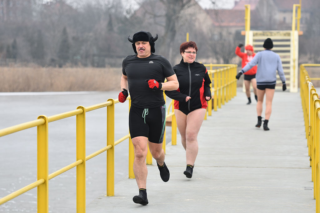 Walentynkowe zumba party i kąpiel legnickich morsów