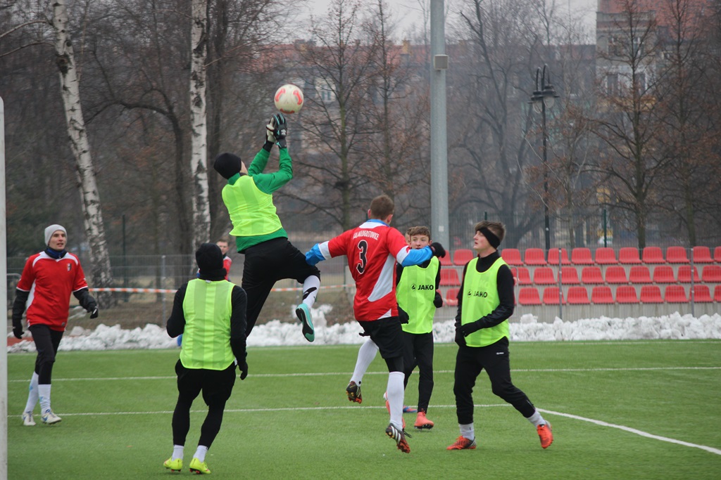 Piłkarskie sparingi: Ikar lepszy od juniorów Polkowic