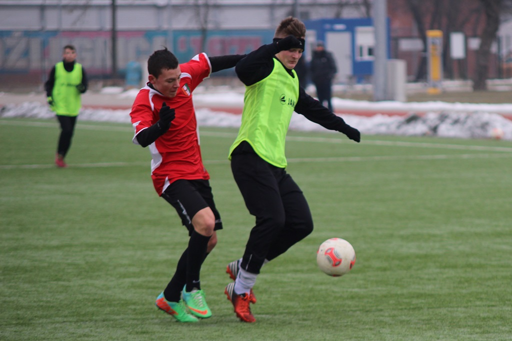 Piłkarskie sparingi: Ikar lepszy od juniorów Polkowic
