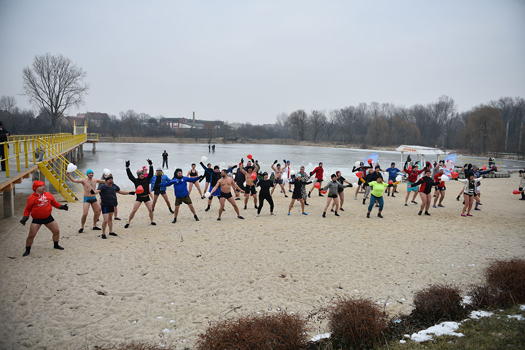 Walentynkowe zumba party i kąpiel legnickich morsów