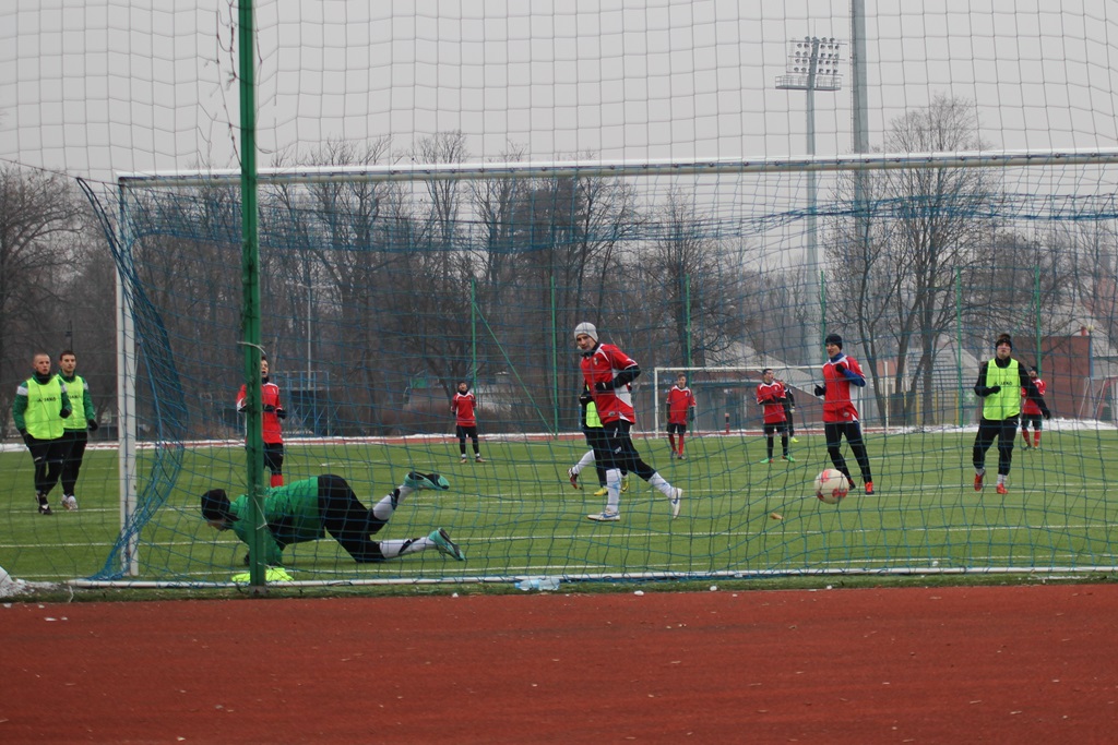 Piłkarskie sparingi: Ikar lepszy od juniorów Polkowic