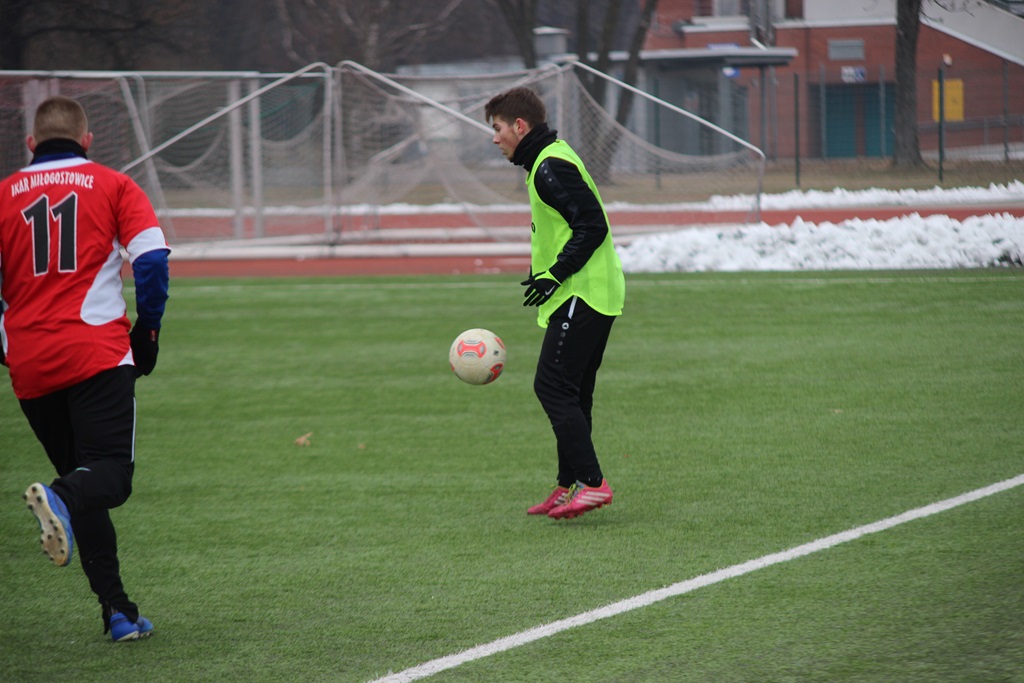Piłkarskie sparingi: Ikar lepszy od juniorów Polkowic