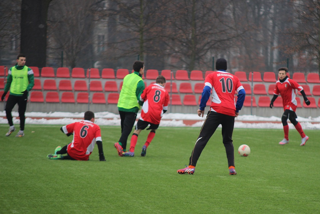 Piłkarskie sparingi: Ikar lepszy od juniorów Polkowic