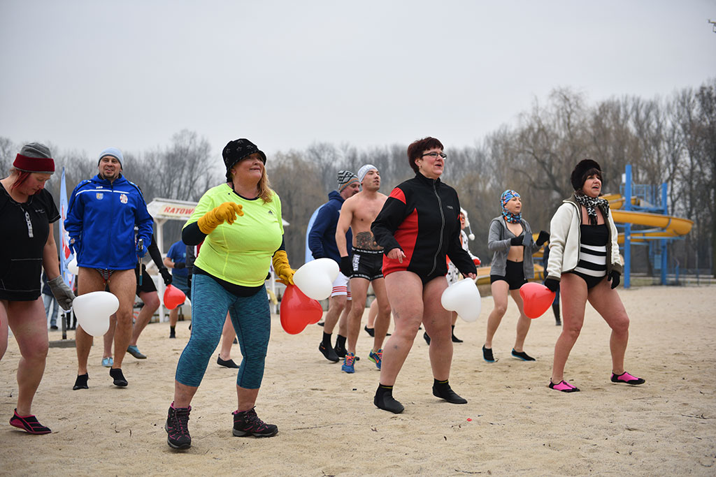 Walentynkowe zumba party i kąpiel legnickich morsów