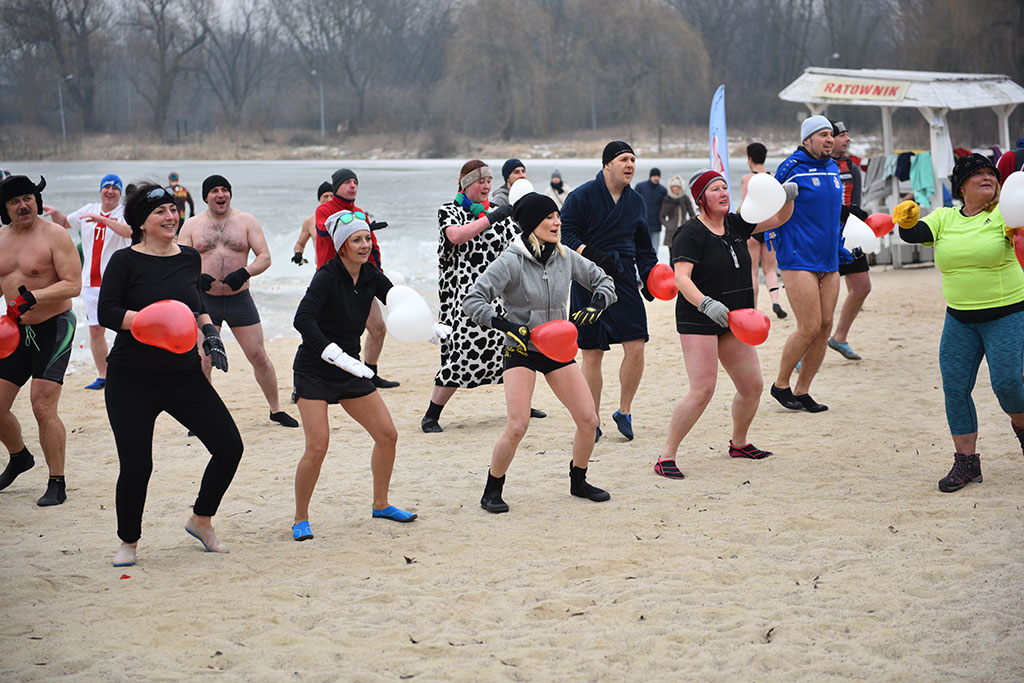 Walentynkowe zumba party i kąpiel legnickich morsów