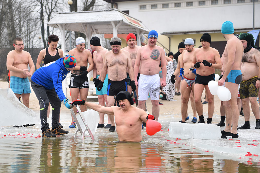 Walentynkowe zumba party i kąpiel legnickich morsów