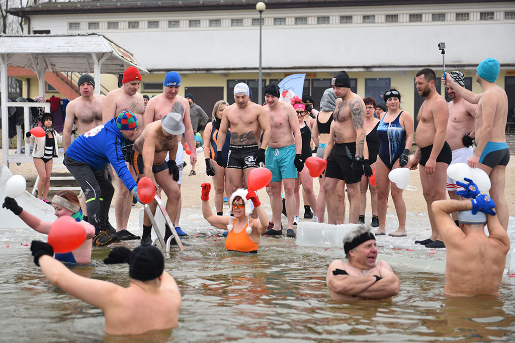 Walentynkowe zumba party i kąpiel legnickich morsów