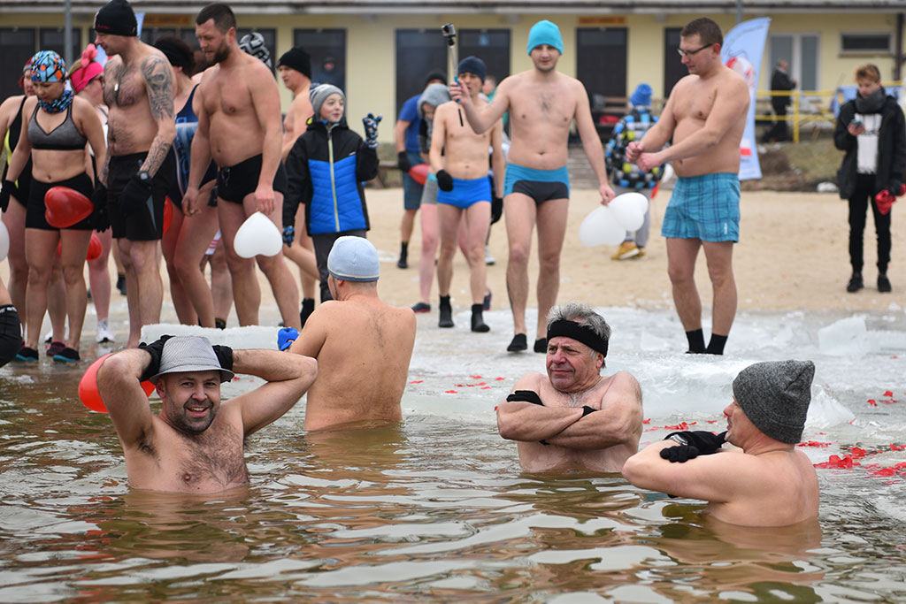 Walentynkowe zumba party i kąpiel legnickich morsów