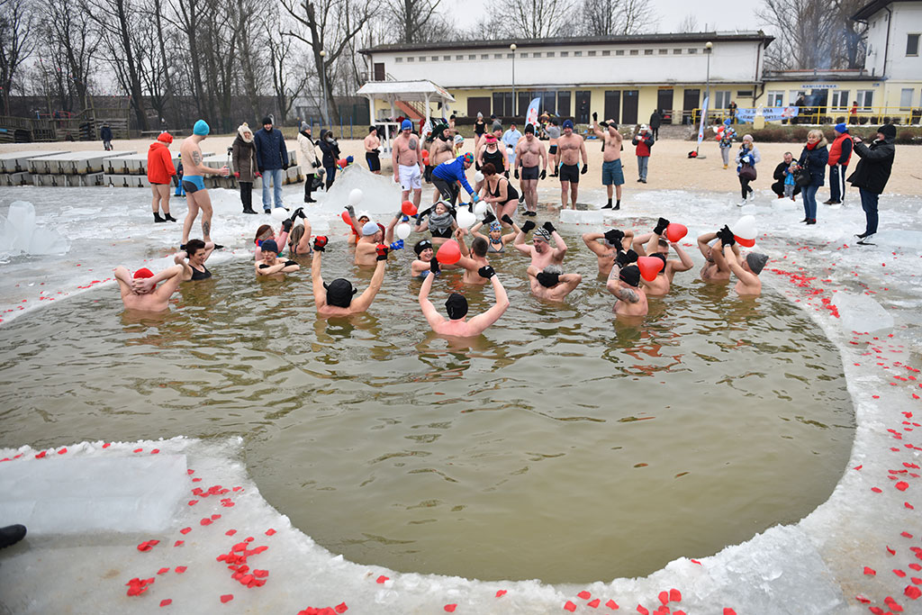 Walentynkowe zumba party i kąpiel legnickich morsów