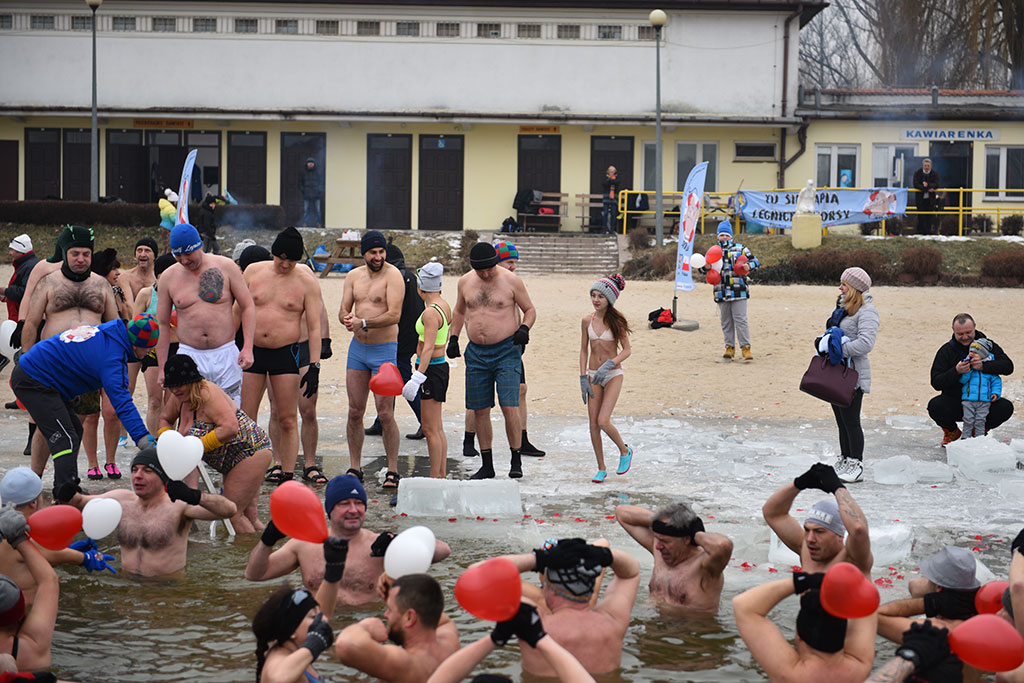 Walentynkowe zumba party i kąpiel legnickich morsów