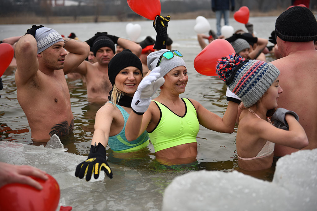Walentynkowe zumba party i kąpiel legnickich morsów
