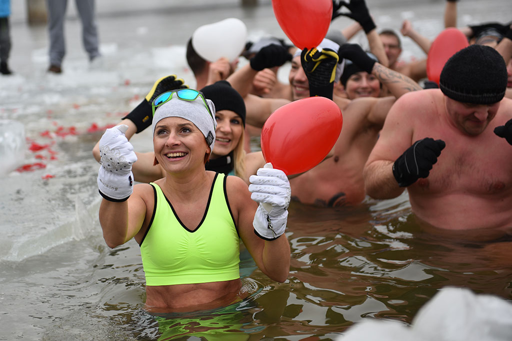 Walentynkowe zumba party i kąpiel legnickich morsów