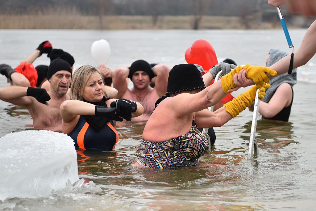 Walentynkowe zumba party i kąpiel legnickich morsów