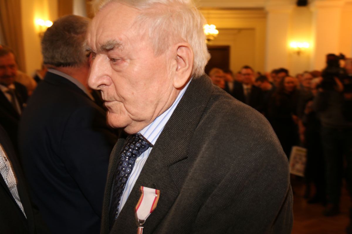 Kolejni legniczanie z  Krzyżami Wolności i Solidarności