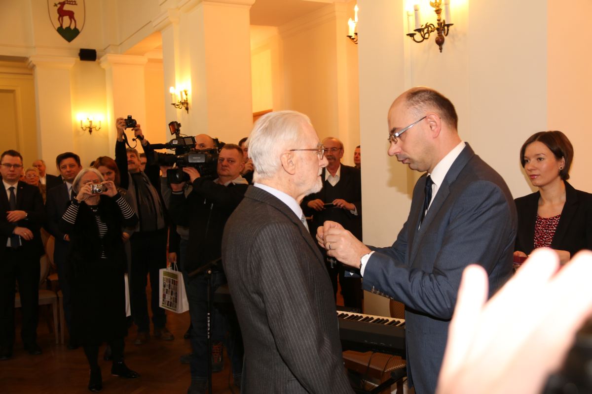 Kolejni legniczanie z  Krzyżami Wolności i Solidarności