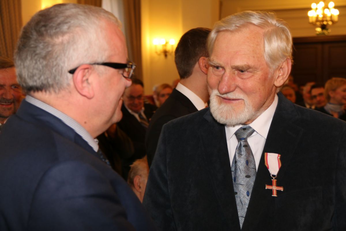 Kolejni legniczanie z  Krzyżami Wolności i Solidarności