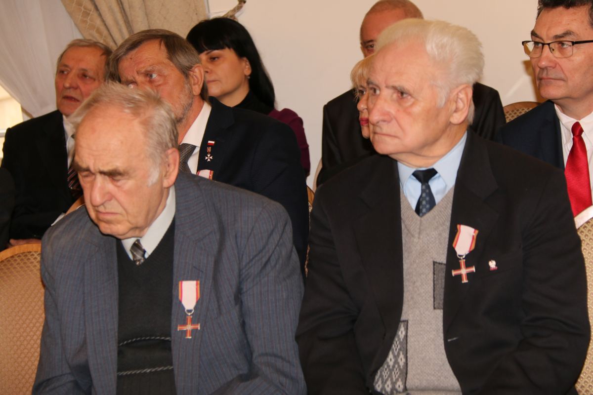 Kolejni legniczanie z  Krzyżami Wolności i Solidarności
