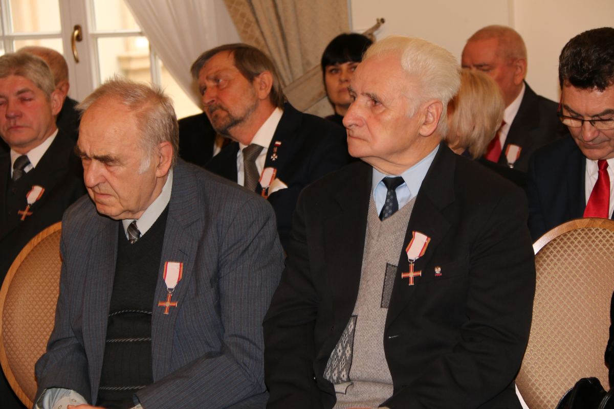 Kolejni legniczanie z  Krzyżami Wolności i Solidarności